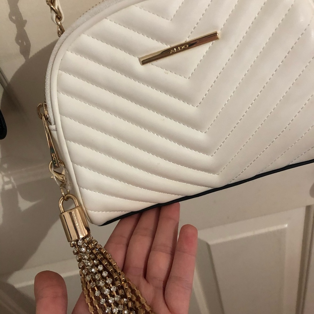 Purses - Picture 4 of 6